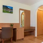 Hotel Garni Brunnthaler 3*