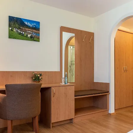 Hotel Garni Brunnthaler 3*